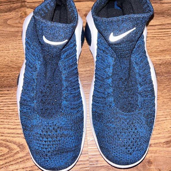 Nike basketball shoes - Picture 1 of 5